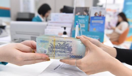 100 Triệu Gửi Ngân Hàng 1 Năm Lãi Bao Nhiêu? Tiền Lãi Có Đủ Bù Lạm Phát?