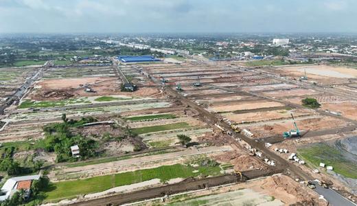 Ông Lớn Trên Thị Trường Địa Ốc: Người Vào Nam, Kẻ Ra Bắc