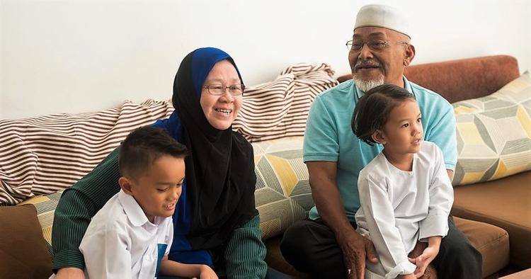 malay-family-old-parents