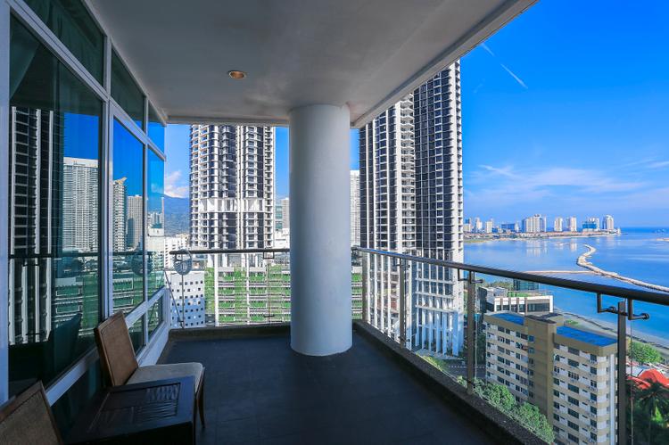 Condominium balcony with sea view from skyscraper building - Pen