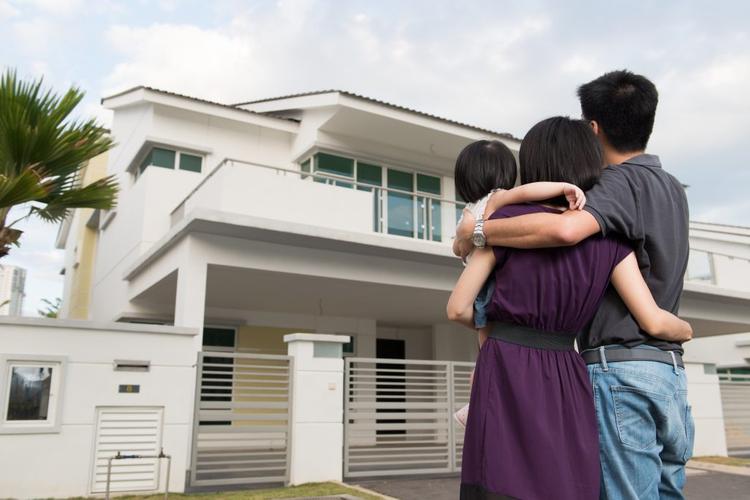 buy-house-malaysia-family