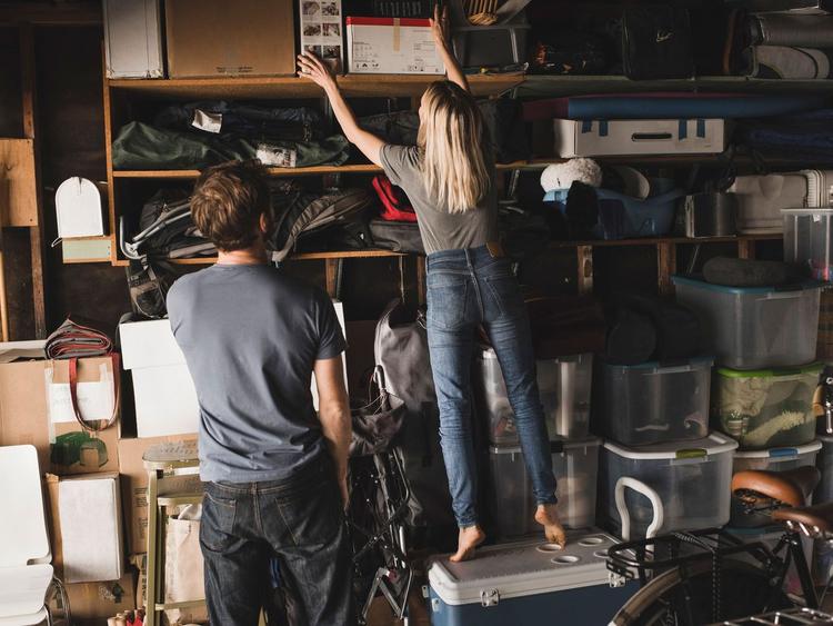 cluttered-garage