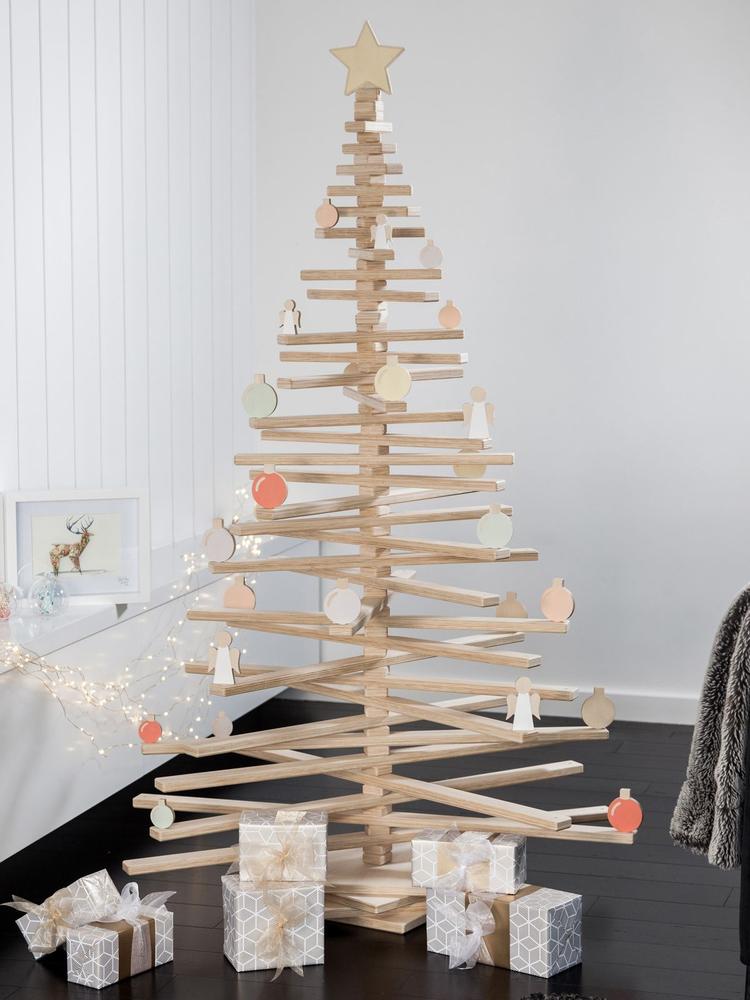 Wooden-christmas-tree
