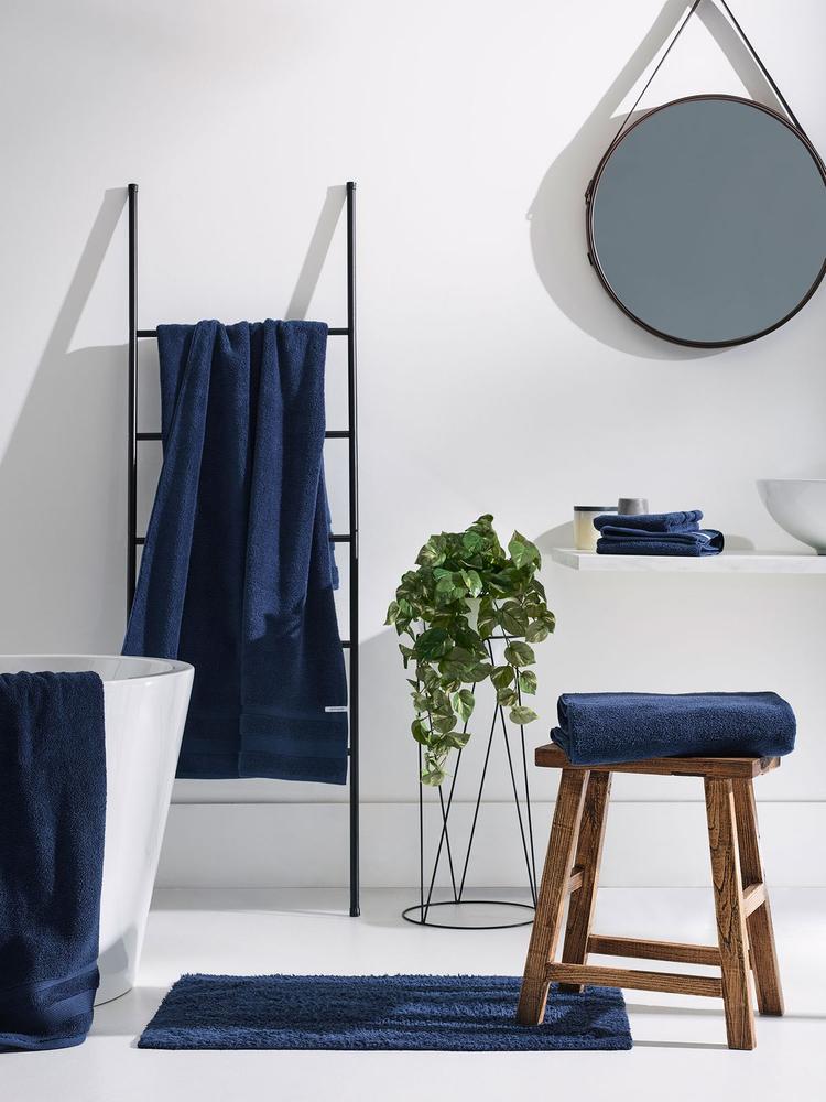 colours-for-small-bathrooms