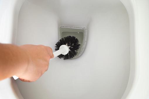 Cara 5 mengatasi tandas tersumbat tanpa menggunakan pelocok