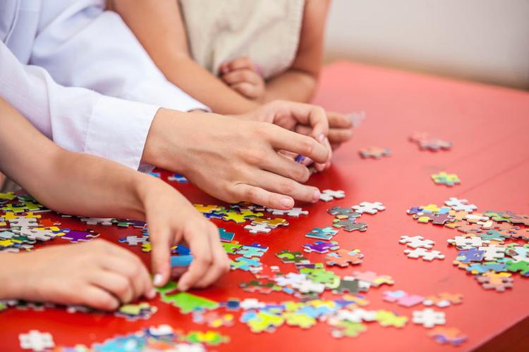 jigsaw-puzzle-family-time-fmco-things-to-do