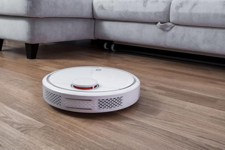 must-have-smart-home-devices-robot-vacuum