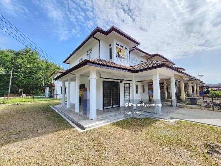 Bukit-Sentosa-terrace-house
