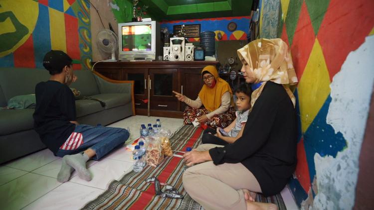 Cerita-Rumah-Erna-Sadar-Bahwa-Rumah-Adalah-Investasi-Terbaik-Bagi-Keluarga-C0102T01