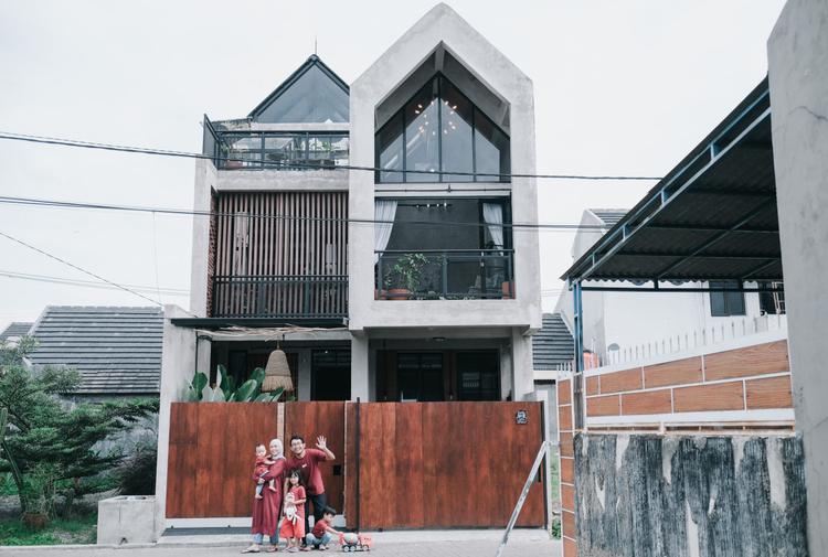 Cerita Rumah Dela dan Rauf: Serah Terima Kunci Terlambat, Renovasi Ubah Fasad