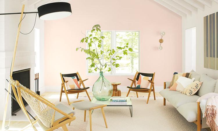 15. Warna Cat Rumah Rosy Hue dengan Kesan Pencahayaan Utama