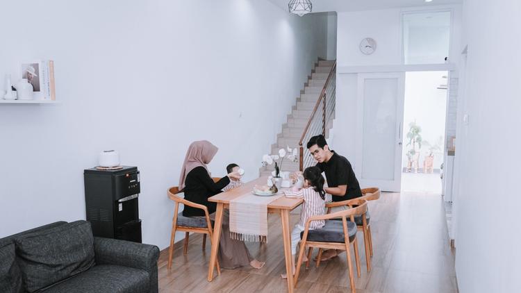 Cerita Rumah Maulana: Bangun Rumah, Gotong Royong Beli Kebun Pisang Buat Jadi Jalan