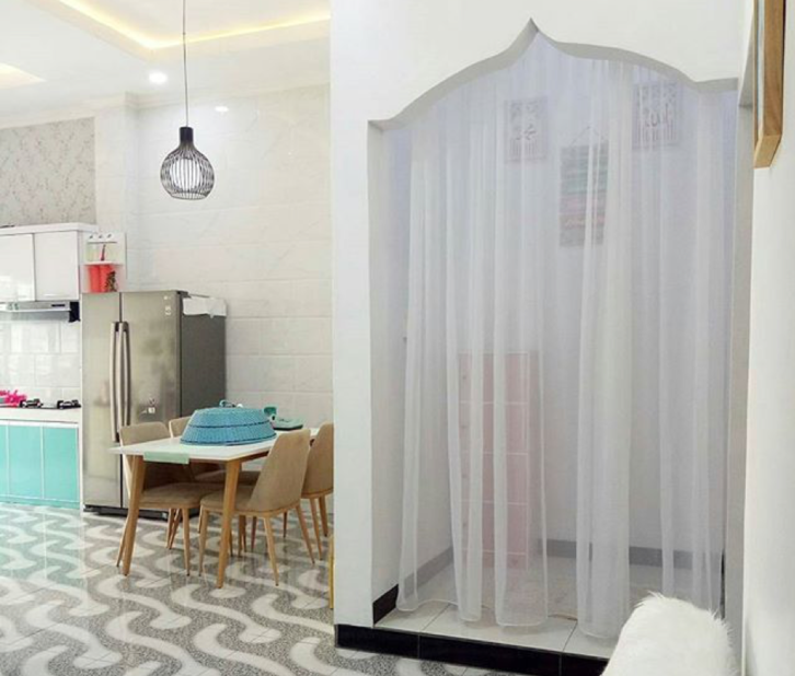 10 Ide Pintu Mushola dalam Rumah, Bikin Khusyuk Ibadah