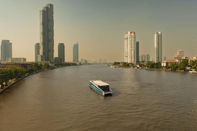 แสนสิริ เปิดตัว นาราสิริ 2 โครงการ ผ่านบิลบอร์ดเรือกลางแม่น้ำเจ้าพระยา