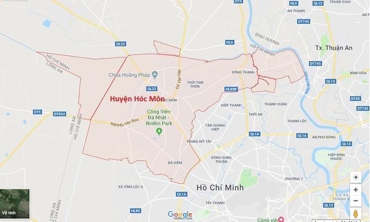 Ngã 4 Hóc Môn nằm ở vị trí trung tâm huyện, nơi tập trung dân cư đông đúc