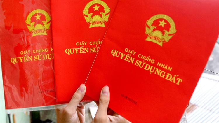 Pháp luật Việt Nam không giới hạn bao nhiêu tuổi đứng tên sổ đỏ