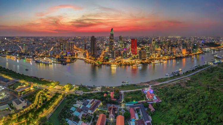 Một Sài Gòn diễm lệ với những tòa nhà cao tầng hiện đại