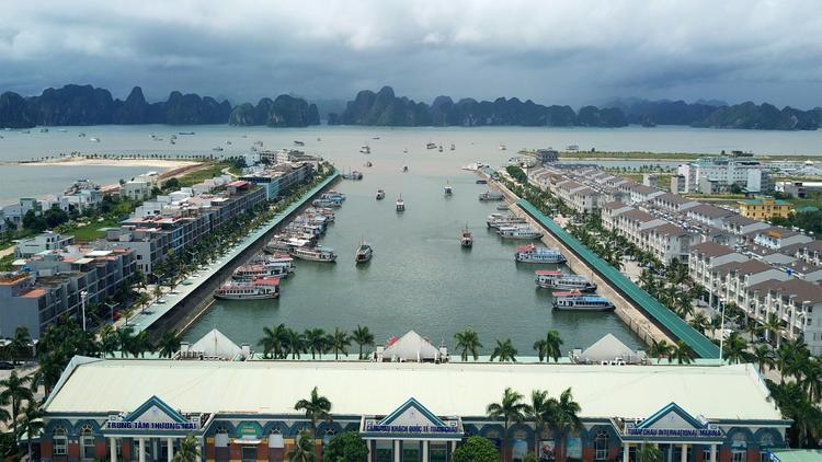 Xây dựng tỉnh Quảng Ninh thành trung tâm kinh tế biển bền vững của cả nước.