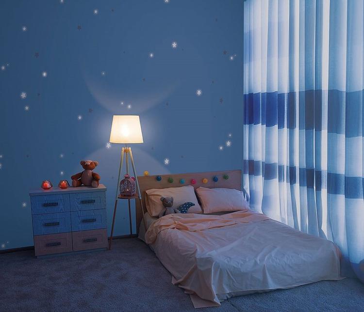 Phòng nhỏ thì có thể lựa chọn giấy dán tường màu xanh dương