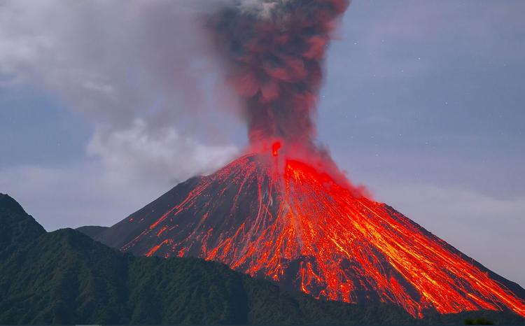 Người tuổi Hợi 1995 có nạp âm là Sơn Đầu Hỏa - Ngọn lửa trên đỉnh núi.