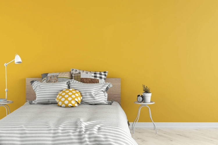 Phòng ngủ với màu chủ đạo tone vàng hợp với mệnh Thổ