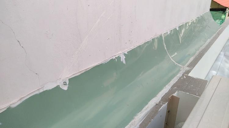 Chống thấm tường nhà liền kề bằng máng tôn