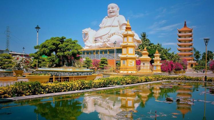 Chùa Vĩnh Tràng là ngôi chùa lớn bậc nhất miền Tây