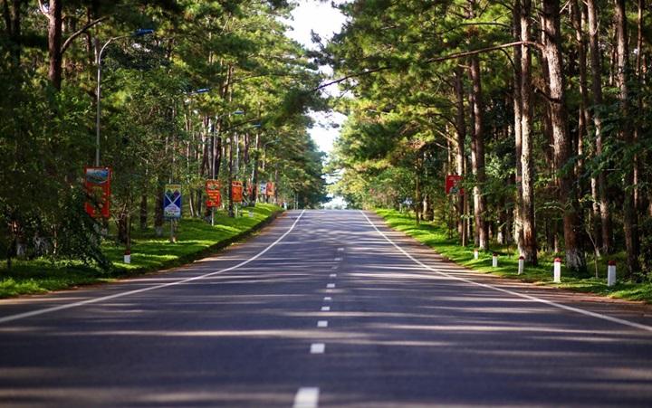 Măng Đen hiện đang là điểm du lịch ở Kon Tum thu hút đông đảo du khách