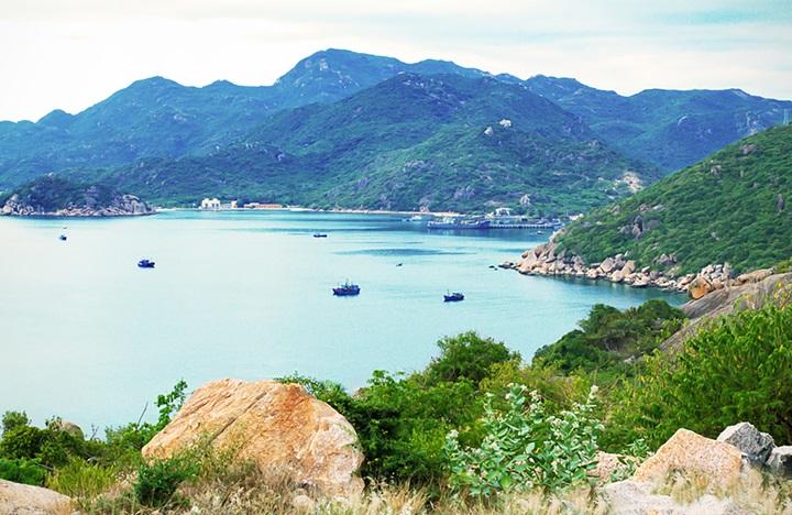 Nét hoang sơ là yếu tố tạo nên sức hấp dẫn của Cam Ranh