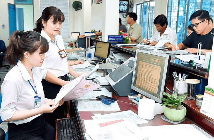 Thời gian làm việc của VPCC tỉnh Bình Dương. 