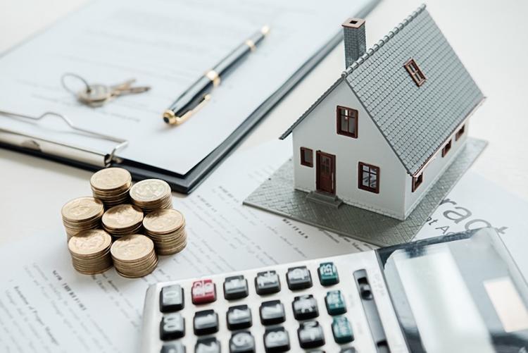 Lãi suất trả góp được tính dựa trên dư nợ gốc hoặc dư nợ giảm dần.