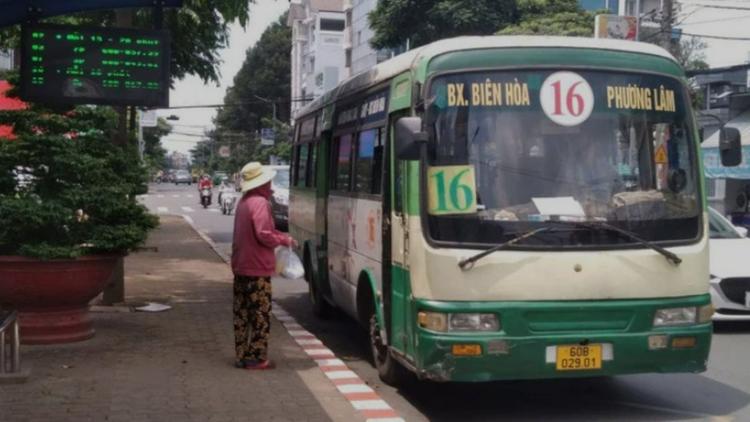 Có thể đi ngã tư Dầu Giây bằng tuyến xe buýt số 16