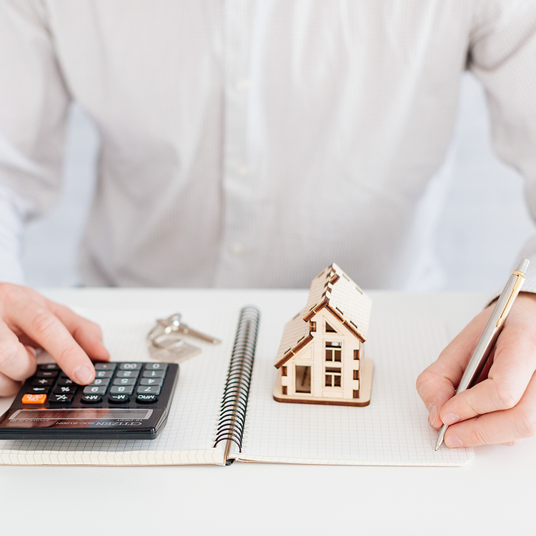 Vay ngân hàng 100 triệu trong 1 năm, tổng tiền lãi thường thấp hơn nhưng số tiền gốc phải trả hàng tháng sẽ khá cao.  