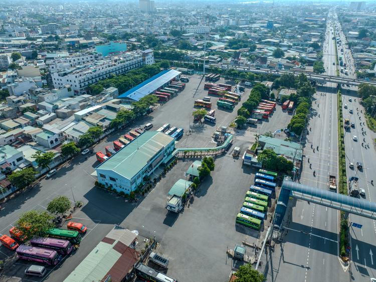 Bến xe Ngã Tư Ga nhìn từ trên cao