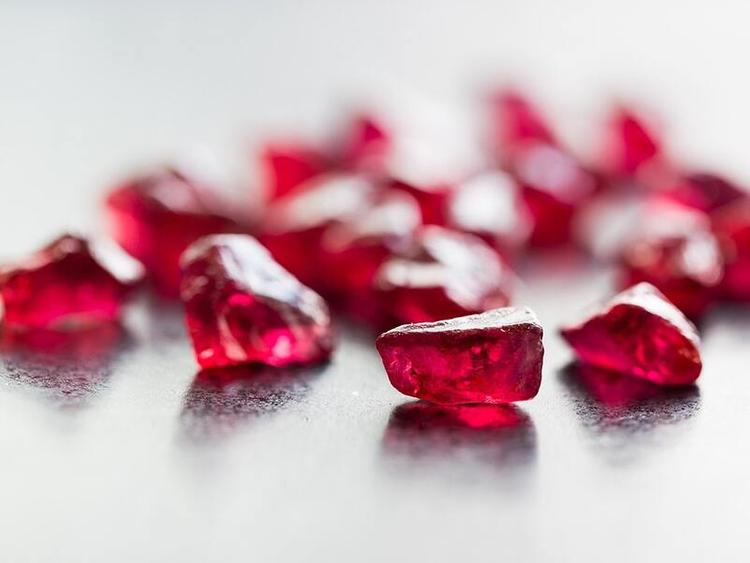 Những người sinh năm 1987 hợp đá ruby