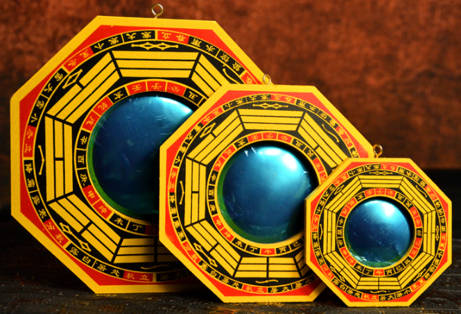 Sử dụng gương bát quái khi hướng nhà bị xung sát