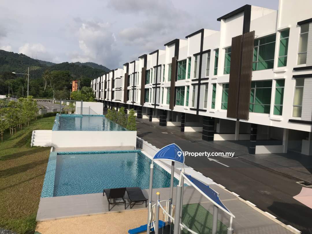 Balik Pulau Townhouse 3 bedrooms for sale