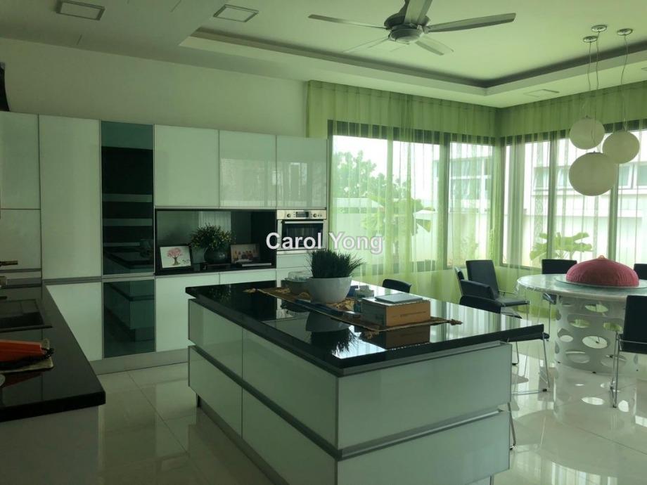 Davinia, Desa Parkcity, Desa ParkCity