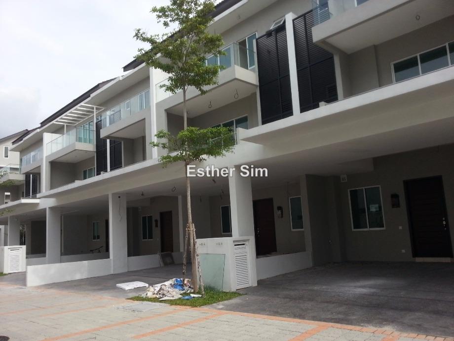 3.5 storey Terrace house for Sale