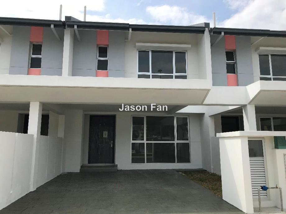Bayan Tropicana Aman Kota Kemuning Intermediate 2 Sty Terrace Link House 4 Bedrooms For Sale Iproperty Com My