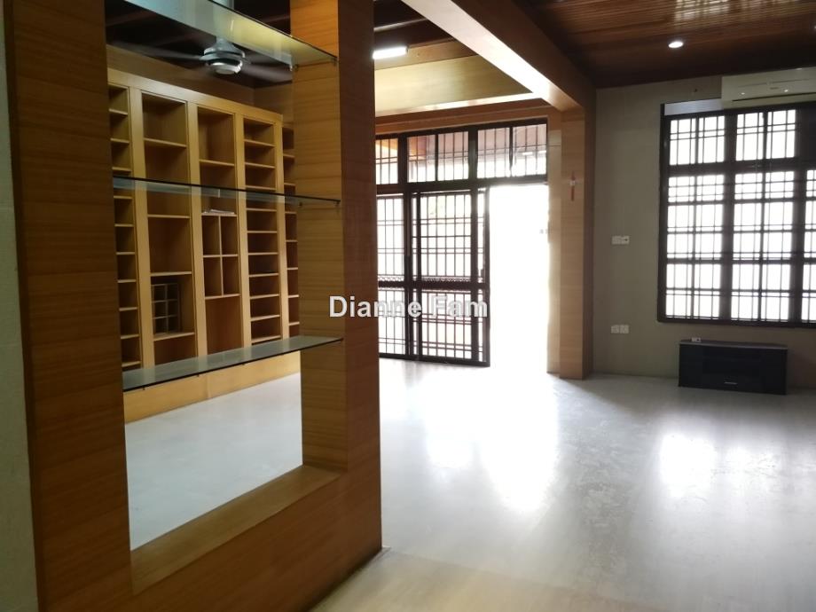 Taman Molek Johor Bahru Intermediate 1 5 Sty Terrace Link House 3 Bedrooms For Rent Iproperty Com My