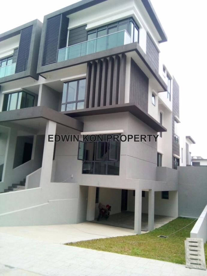 Villa Puncak Desa Desa Petaling Intermediate Semi Detached House 4 Bedrooms For Sale Iproperty Com My