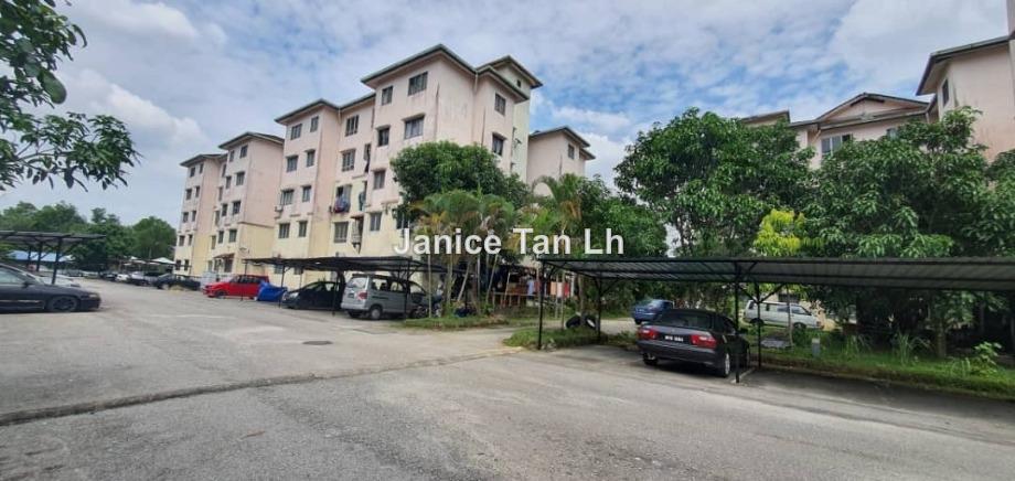 Azalea Court Flat 3 Bedrooms For Sale In Rawang Selangor Iproperty Com My