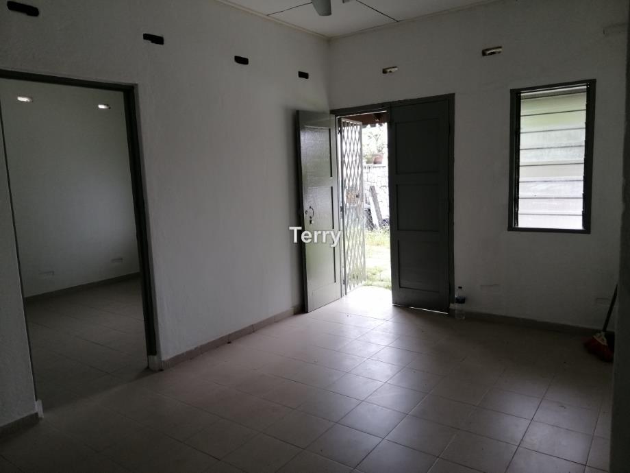 Section 8 Pj Petaling Jaya Intermediate 1 Sty Terrace Link House 4 1 Bedrooms For Rent Iproperty Com My