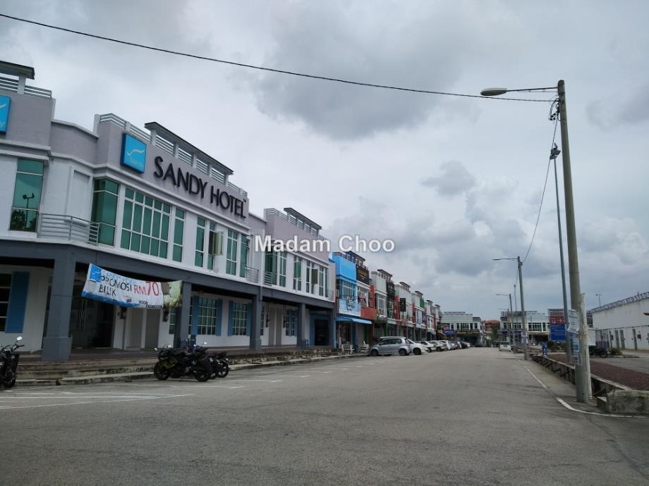 Cheng Tesco shop, Paya Rumput, Melaka Tengah for rent RM1100