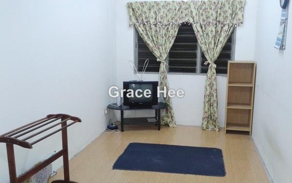 Pangsapuri Ruselia Intermediate Apartment 3 Bedrooms For Sale In Serdang Selangor Iproperty Com My