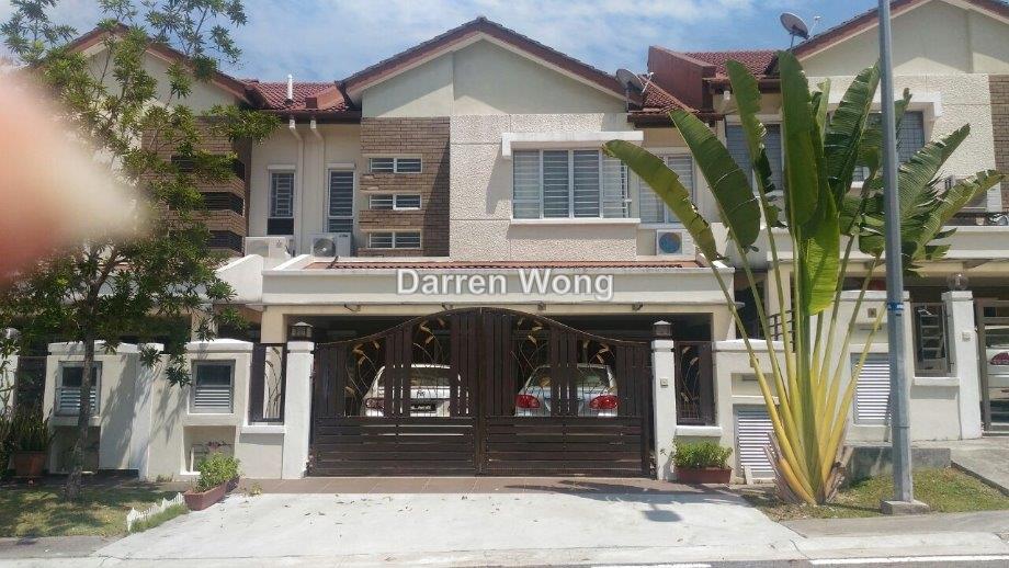 Lake edge, Lakeside , Canal garden, Kota Kemuning Intermediate 2sty