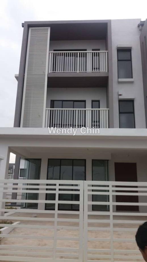 Abadi Height Puchong Intermediate 2 5 Sty Terrace Link House 5 Bedrooms For Sale Iproperty Com My