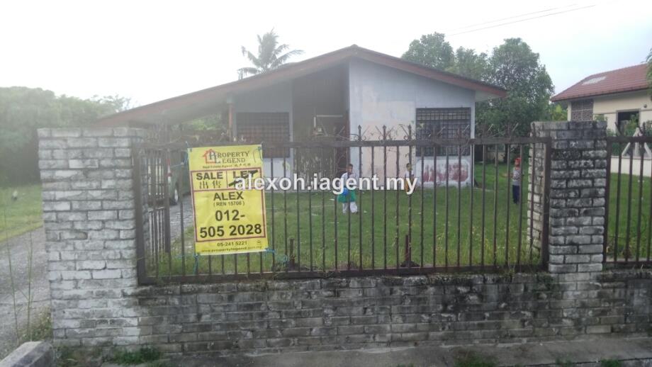 Gunung Rapat, Ipoh Intermediate Bungalow 3 bedrooms for sale