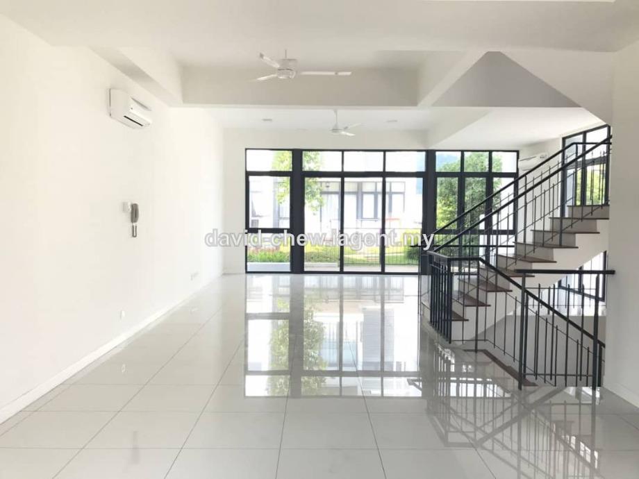 16 Quartz Courtyard Villa, Taman Melawati 3sty Terrace/Link House 5 bedrooms for rent